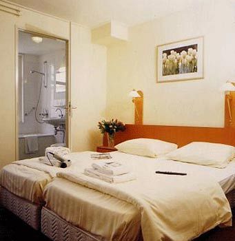 Amsterdam Hostel Uptown Dış mekan fotoğraf
